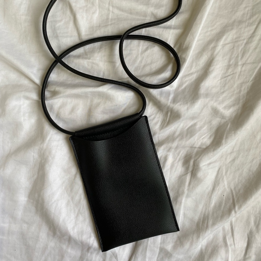 🖤cute flat purse for on the go!✨👜